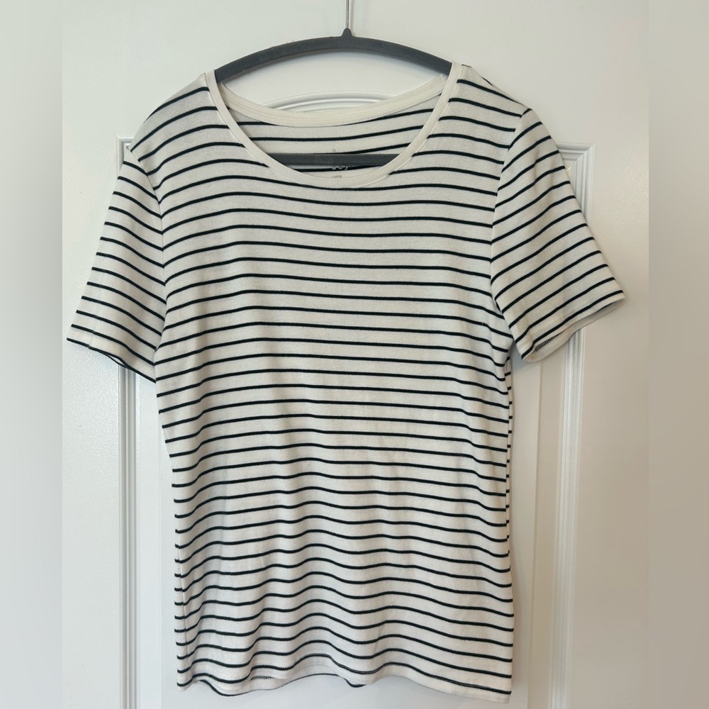 EUC A New Day Black & White Short Sleeve Shirt
